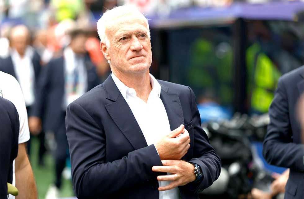 Francia se queda sin técnico
