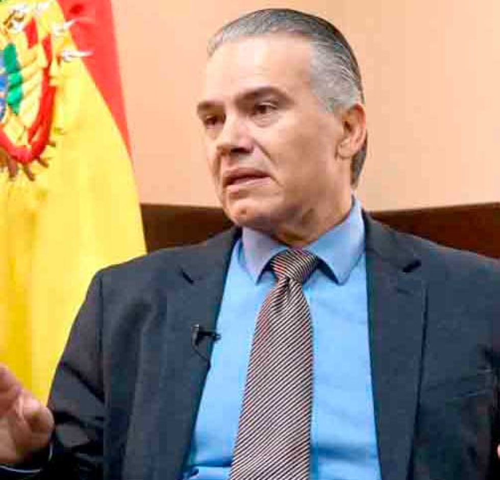 Gobierno ratifica intención de aprehender a Morales