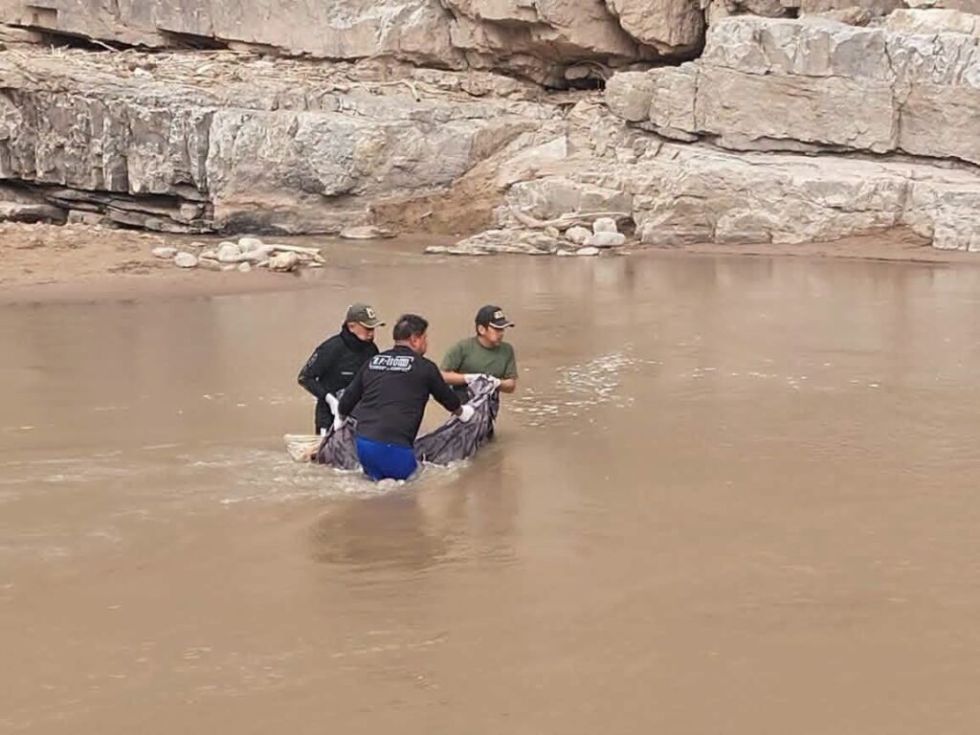 Aprehenden a hombre acusado de atropellar a una mujer y arrojarla a un río