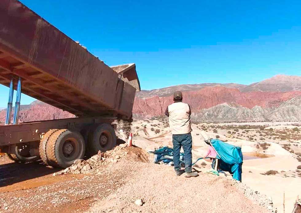 Hallan explotación ilegal de oro de gran escala en Tupiza