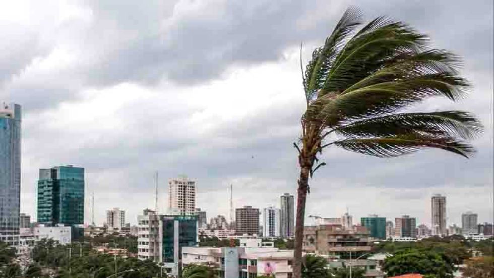 Declaran alerta naranja en 13 municipios por vientos fuertes