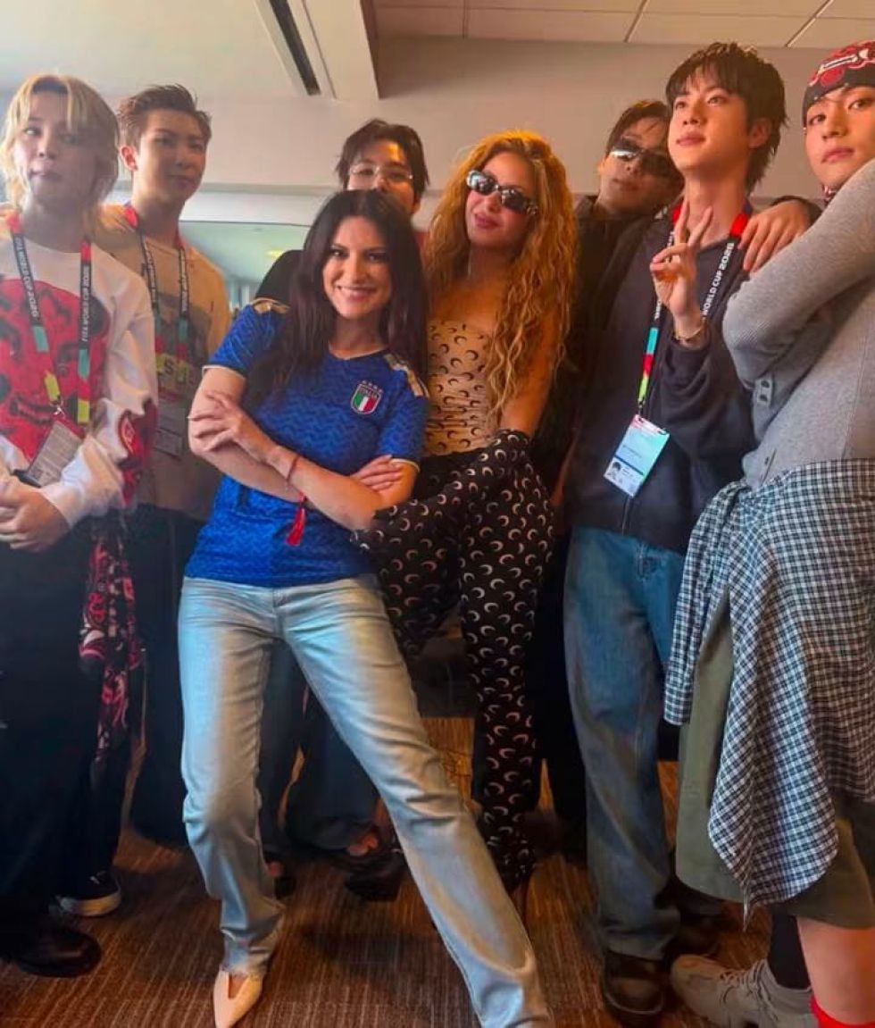Laura Pausini y Shakira con BTS