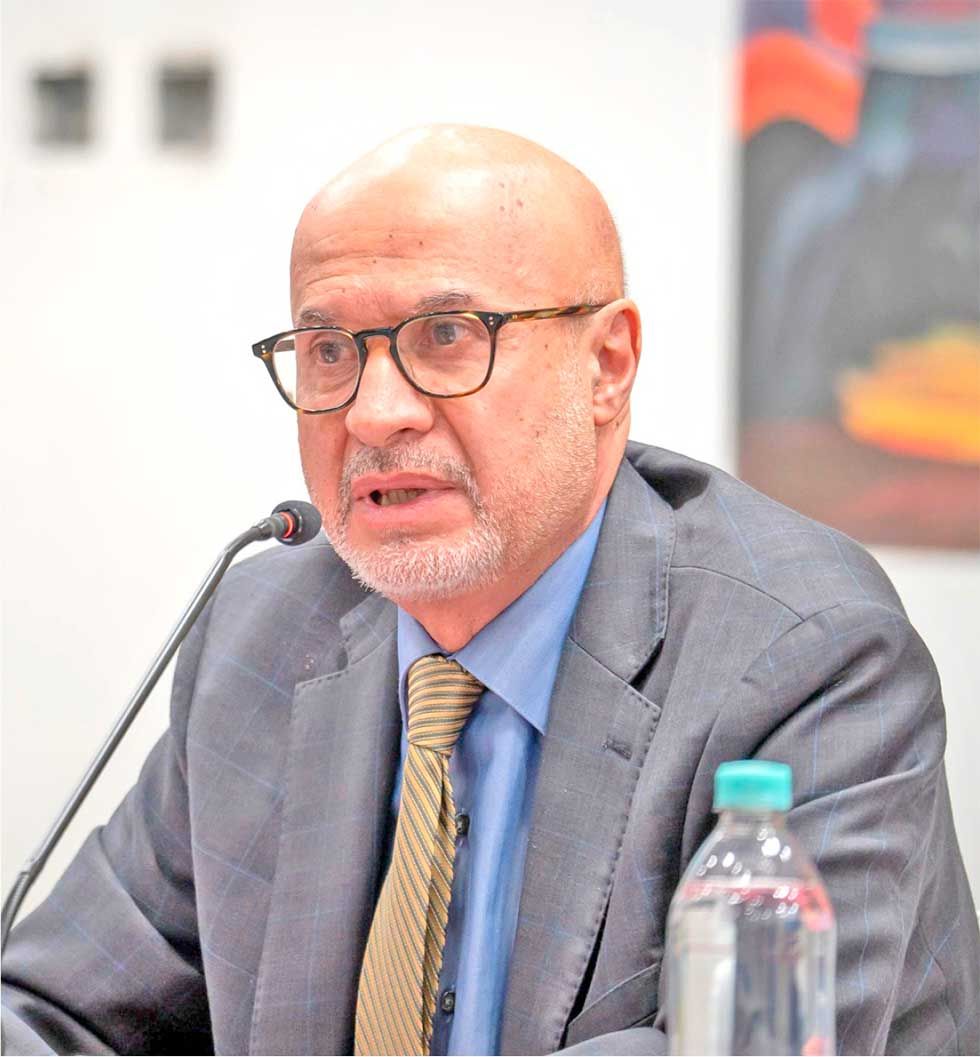 Ministro Lupo descarta la privatización de YPFB
