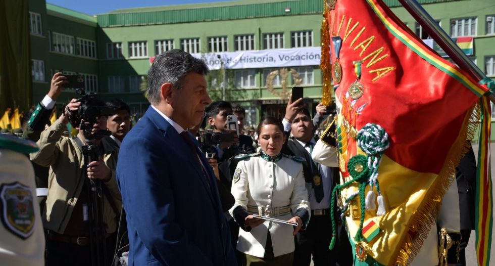 Senado entrega una de sus máximas distinciones a la Policía en su bicentenario