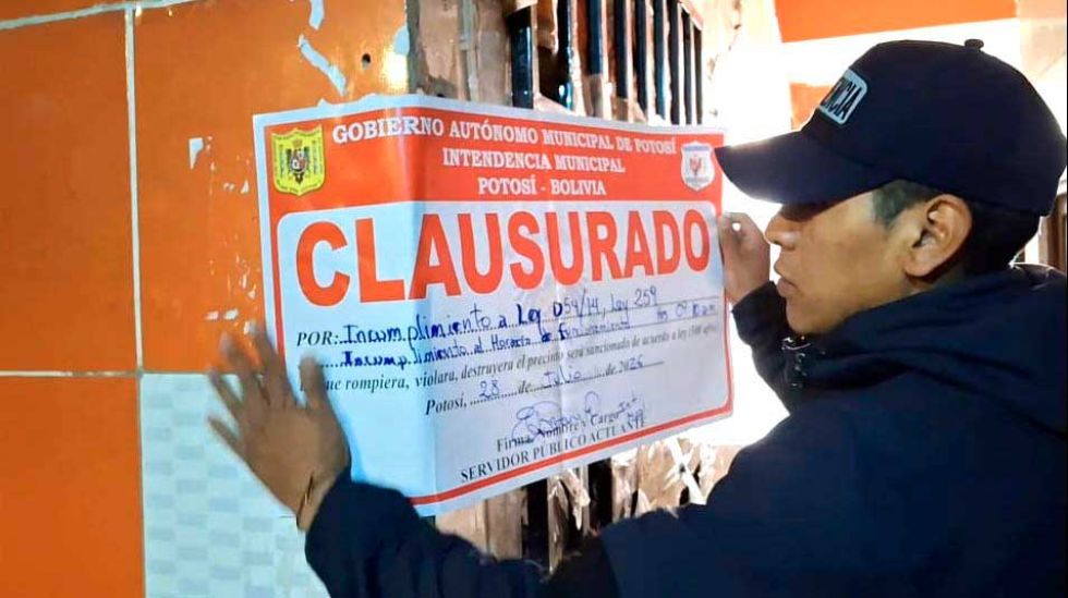 Intendencia Municipal clausura karaoke por atención fuera de horario establecido 