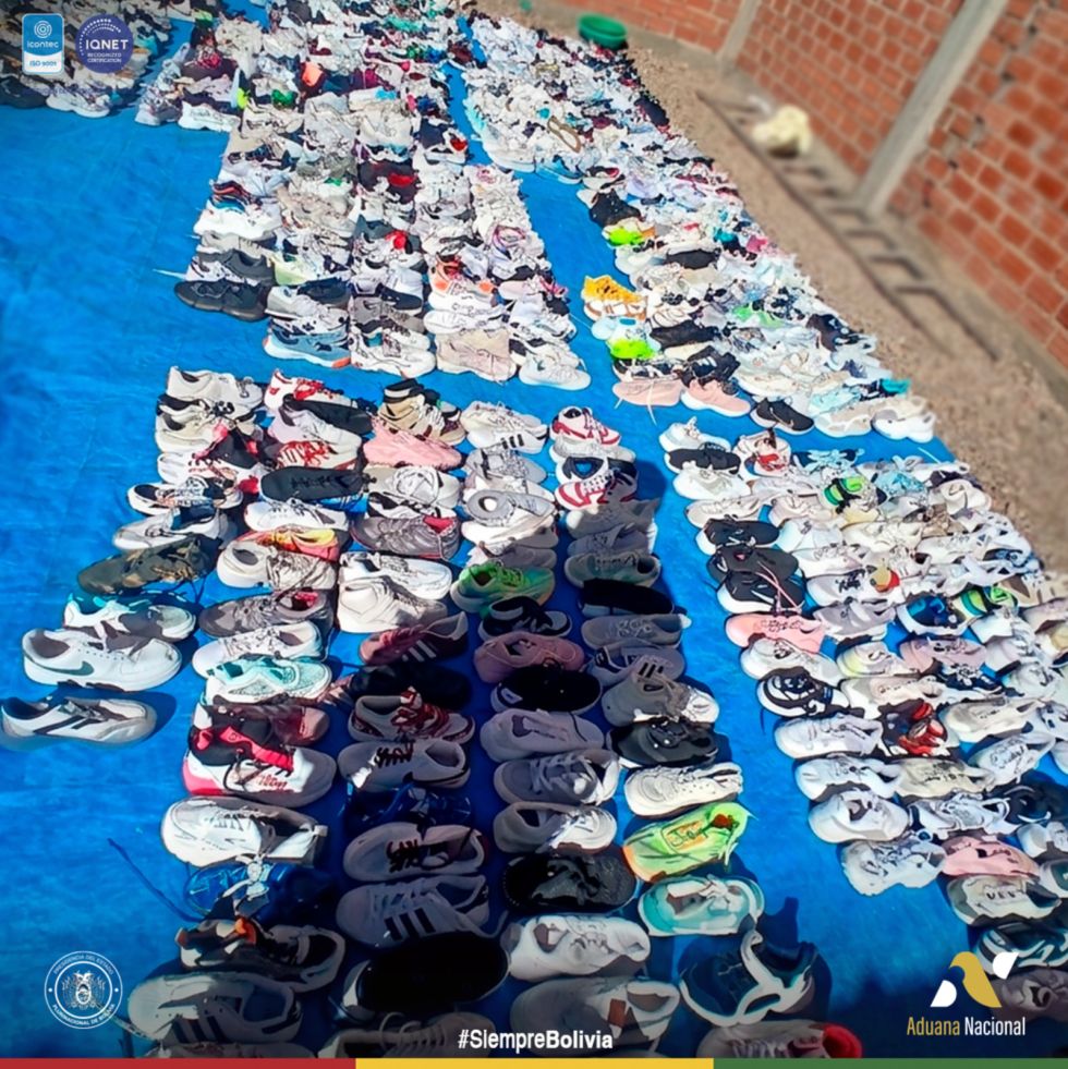 Aduana Nacional decomisa siete toneladas de prendería usada de contrabando en operativo realizado en Oruro