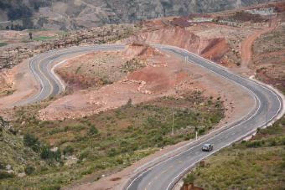 Vehículo sin placas se accidenta y su conductor pierde la vida en el norte de Potosí