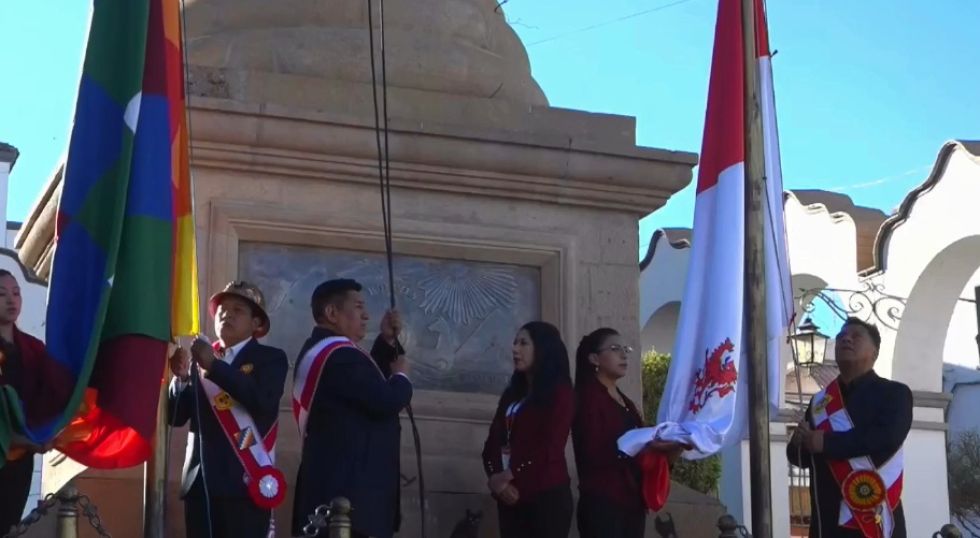 Se desarrolla el acto de iza de Bandera en homenaje al aniversario patrio en Potosí