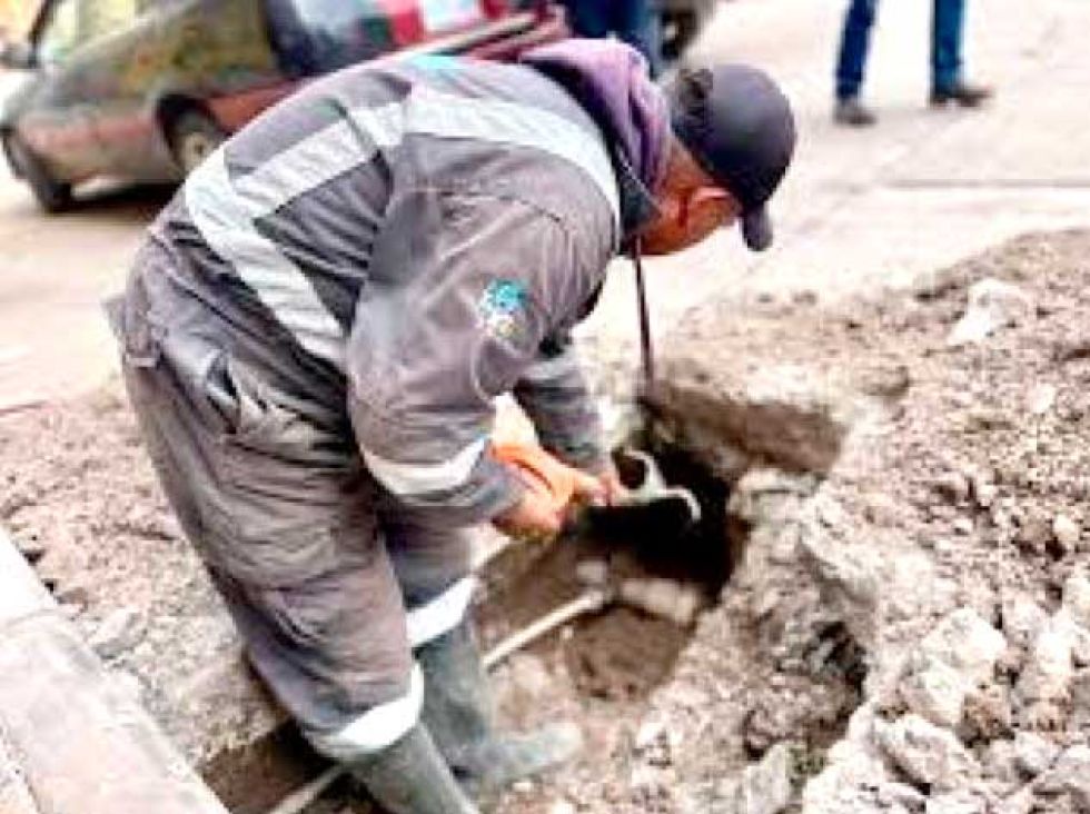 Decenas de familias roban agua y  Aapos anuncia procesos penales