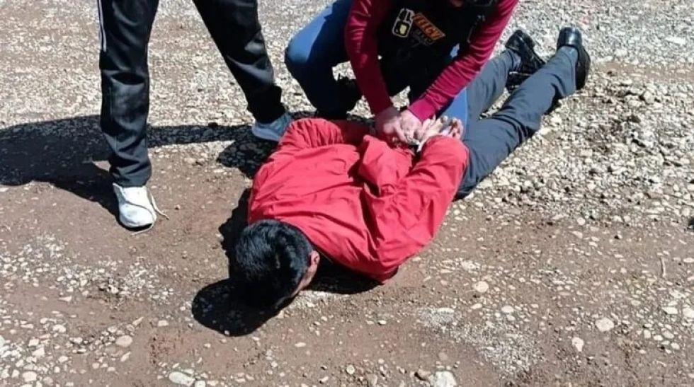 Aprehenden a acusado de captar y abusar de colegialas junto a una mujer