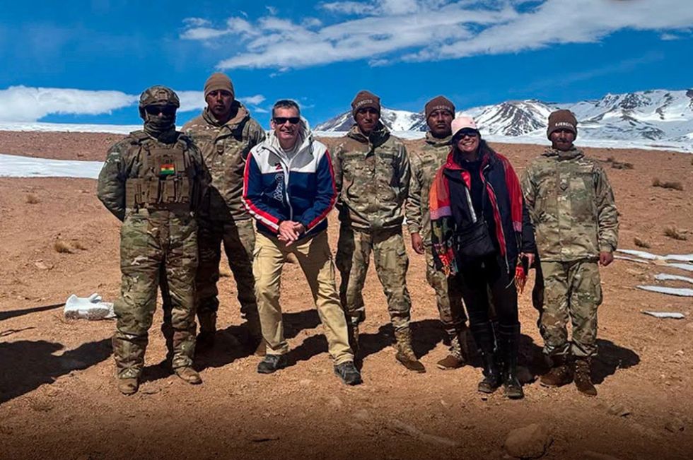 Dos turistas franceses son rescatados tras quedar atrapados por una nevada en Uyuni