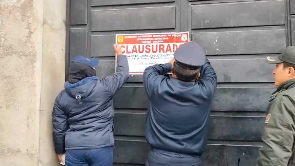 Intendencia clausura chicharronería por falta de licencia de funcionamiento