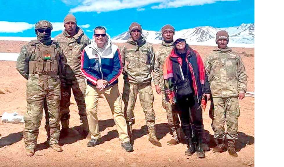La nieve golpea duro y obliga a  rescatar turistas y aduaneros