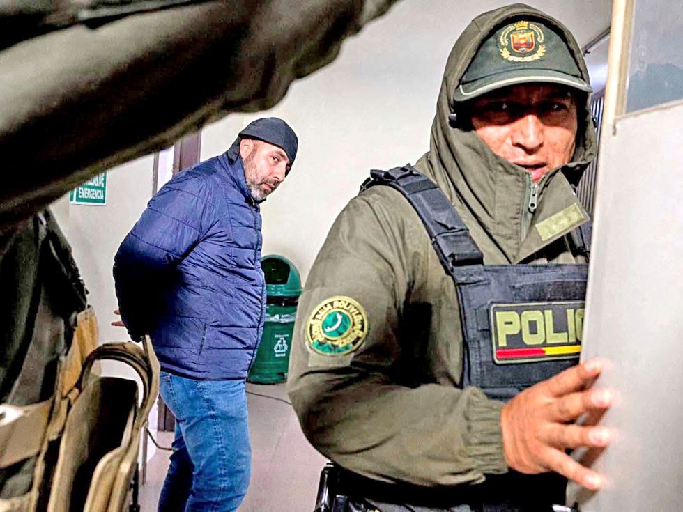 La Fiscalía halla Bs 500 mil y una ‘minigranja’ de bots