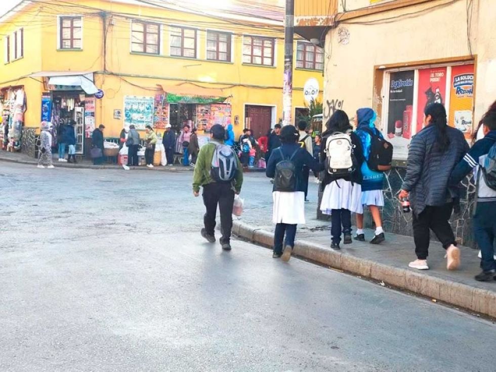 Autoridades coordinan medidas de salud para los estudiantes debido a las nevadas