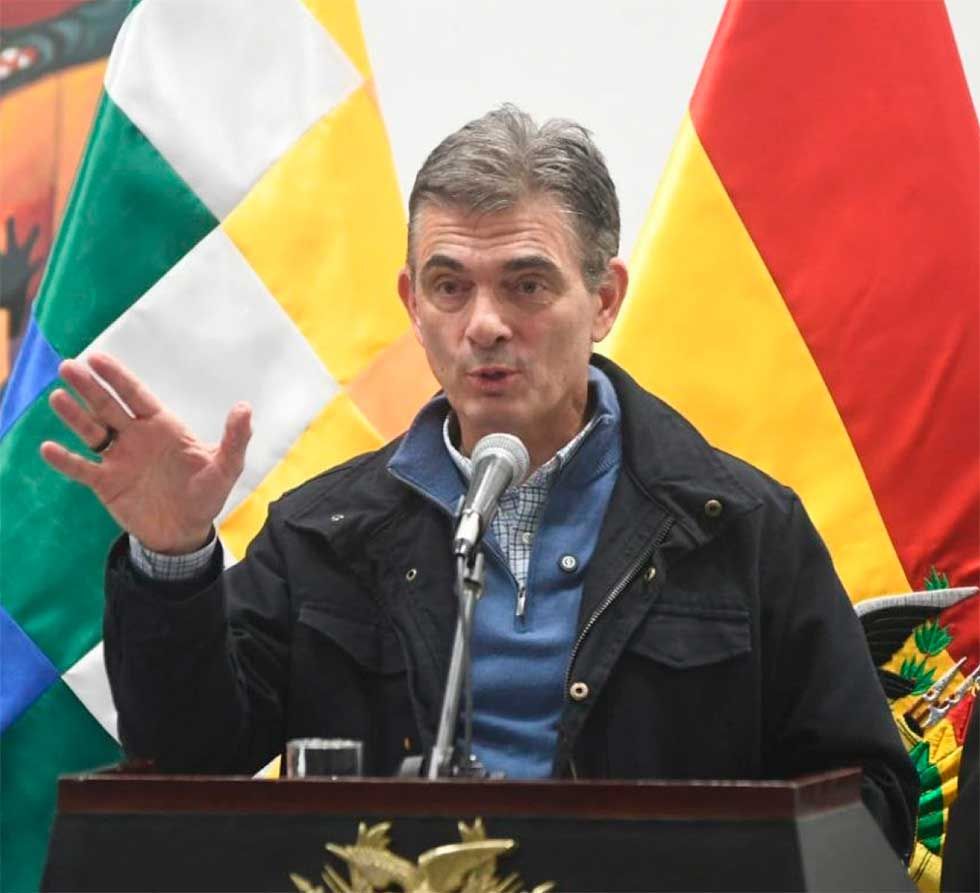 Aumenta el rechazo al DS 5676; sigue desbande en el Gobierno