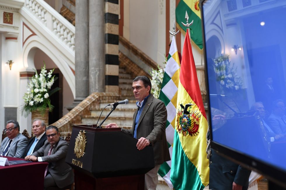 Gobierno lanza más de 5.000 becas Google para capacitar a jóvenes bolivianos