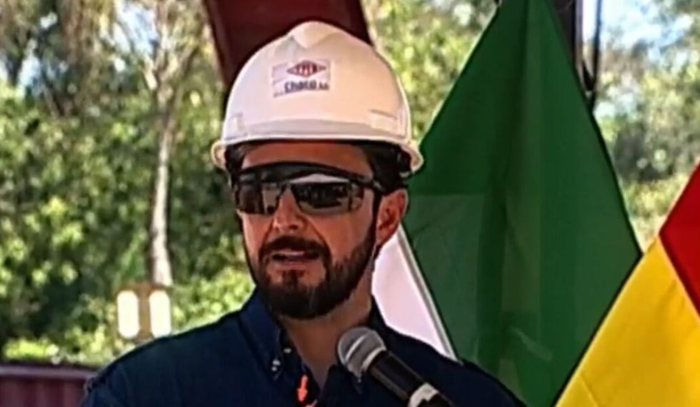 Velasco cuestiona que “los escándalos” tengan más cobertura que el trabajo regional