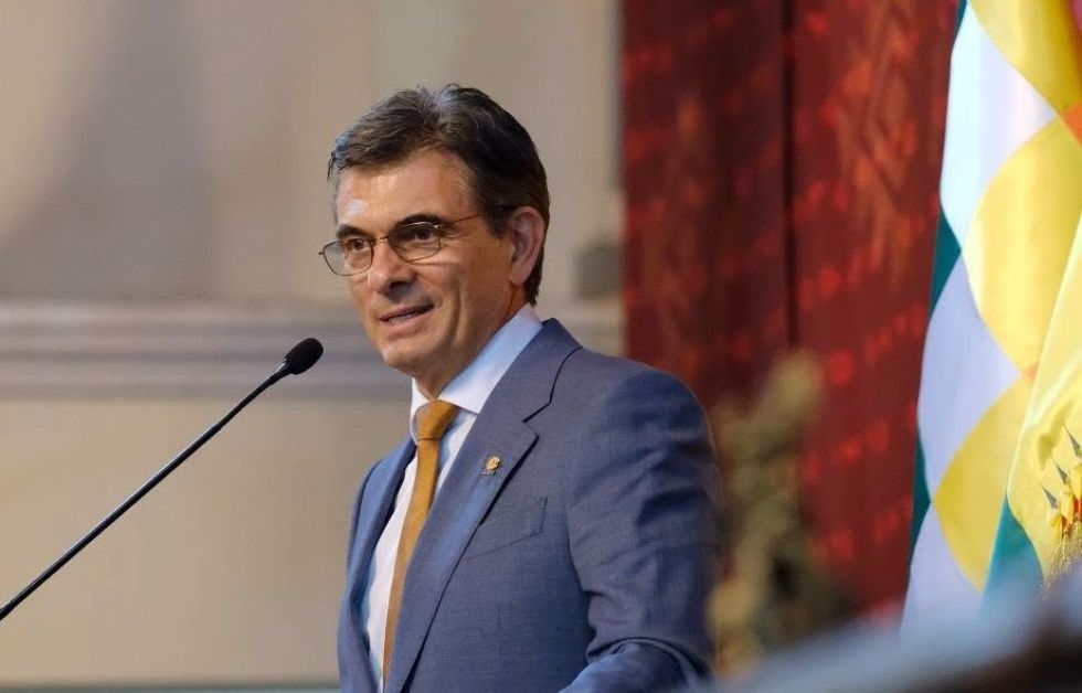 Presidente Paz se solidariza con víctimas de explosión en Viacha e instruye investigación