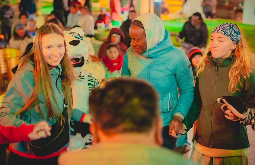 Anuncian diversidad durante las noches  de peatonalización