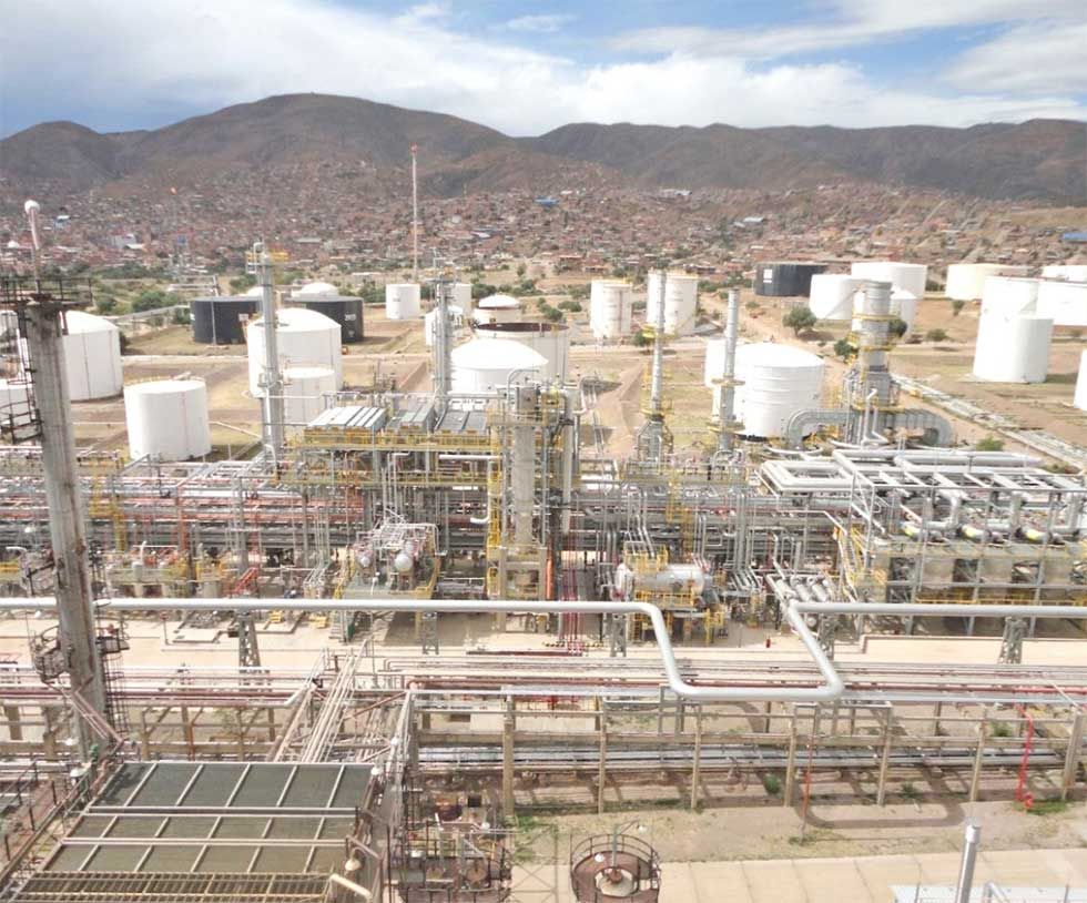 Refinerías del país volverán a producir gasolina y diésel