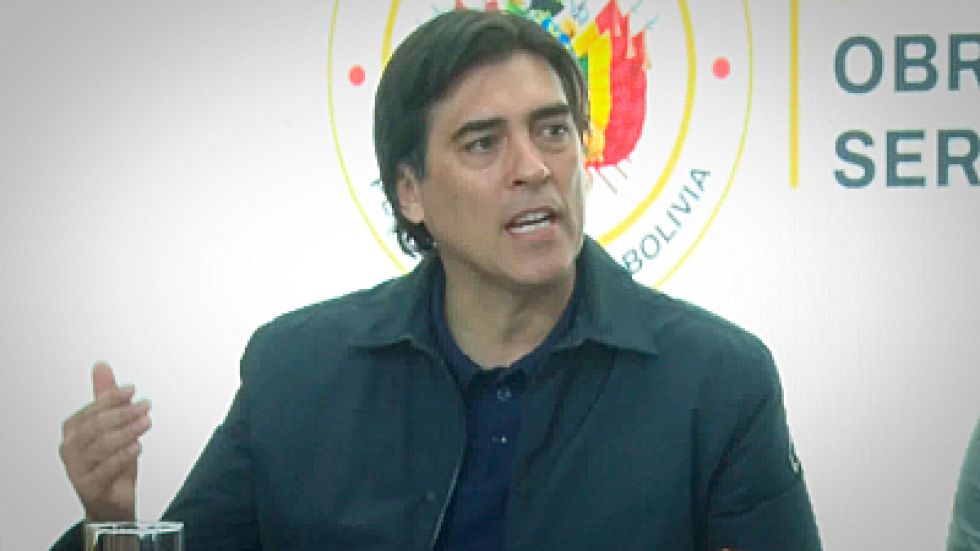 Gobierno denuncia mafias en la ANH y YPFB detrás del desvío de combustible