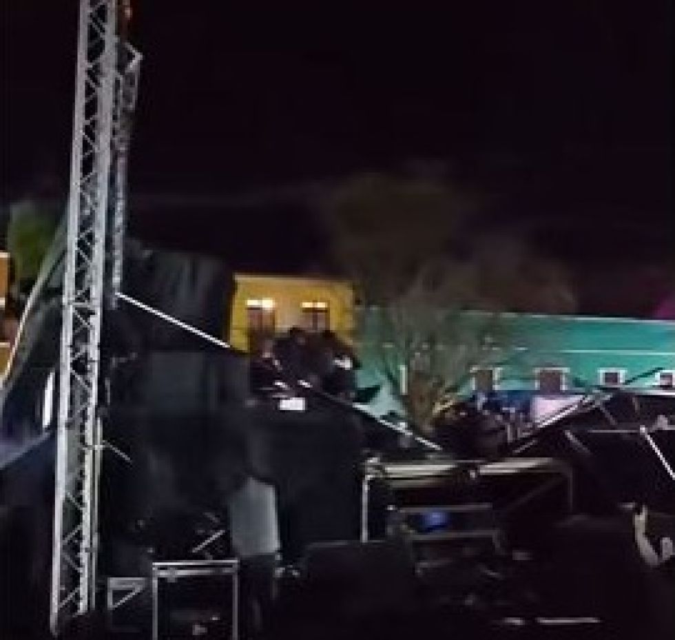 Fuertes vientos derriban escenario durante fiesta patronal en Tiwanaku