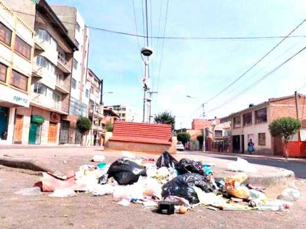 Aplican multa de más de Bs 1.600 a siete personas por botar basura