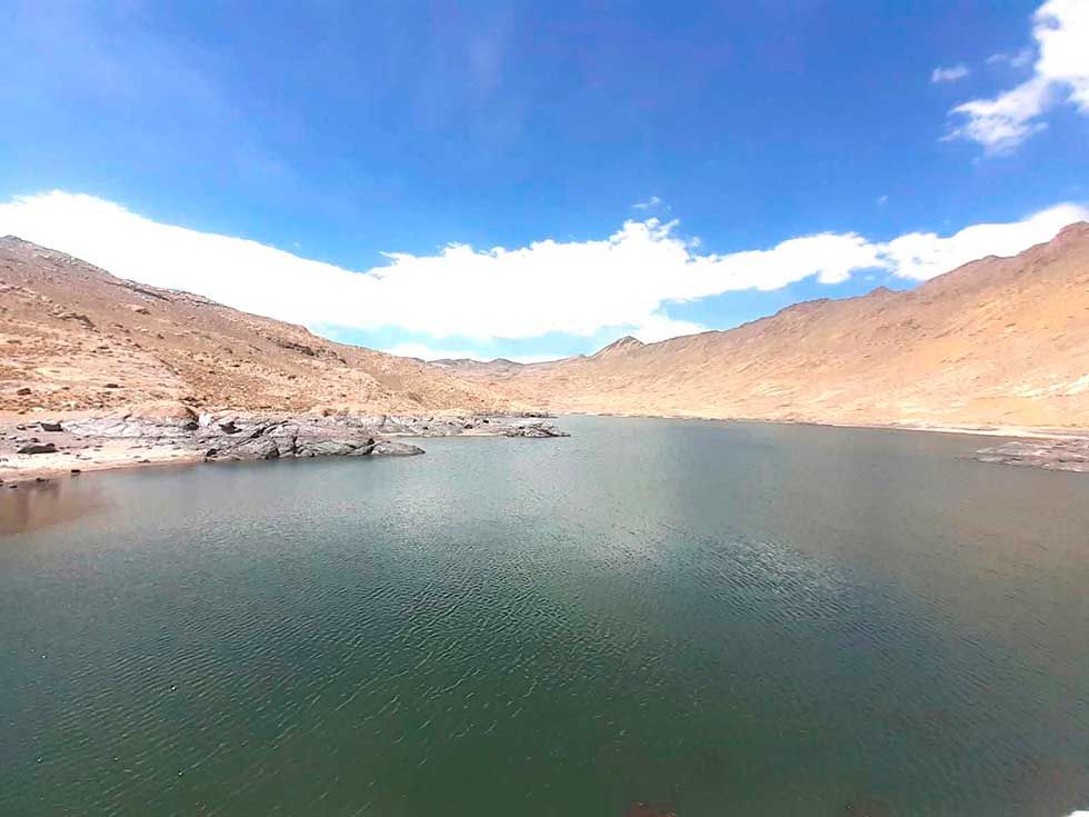 Denuncian desvío ilegal  de agua de las lagunas  para actividad minera