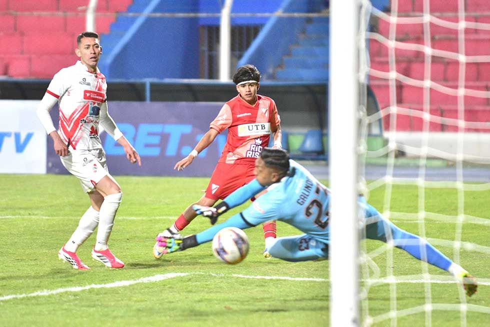 Nacional sufre una goleada por parte de Always Ready