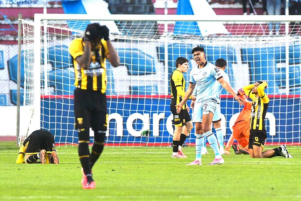 The Strongest y Bolívar quedan emparejados en el clásico