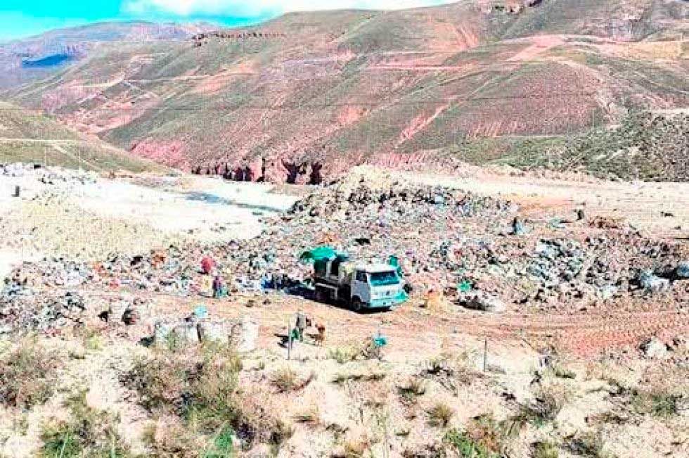 Priorizan el cierre de operaciones del botadero de Karachipampa