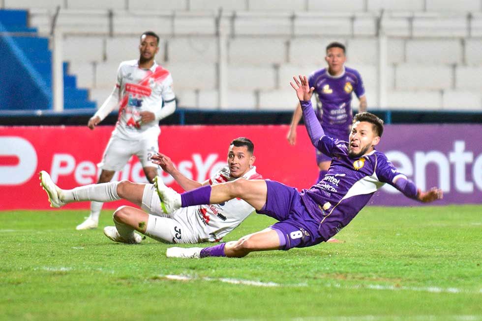 Real gana y tiñe de lila el clásico potosino