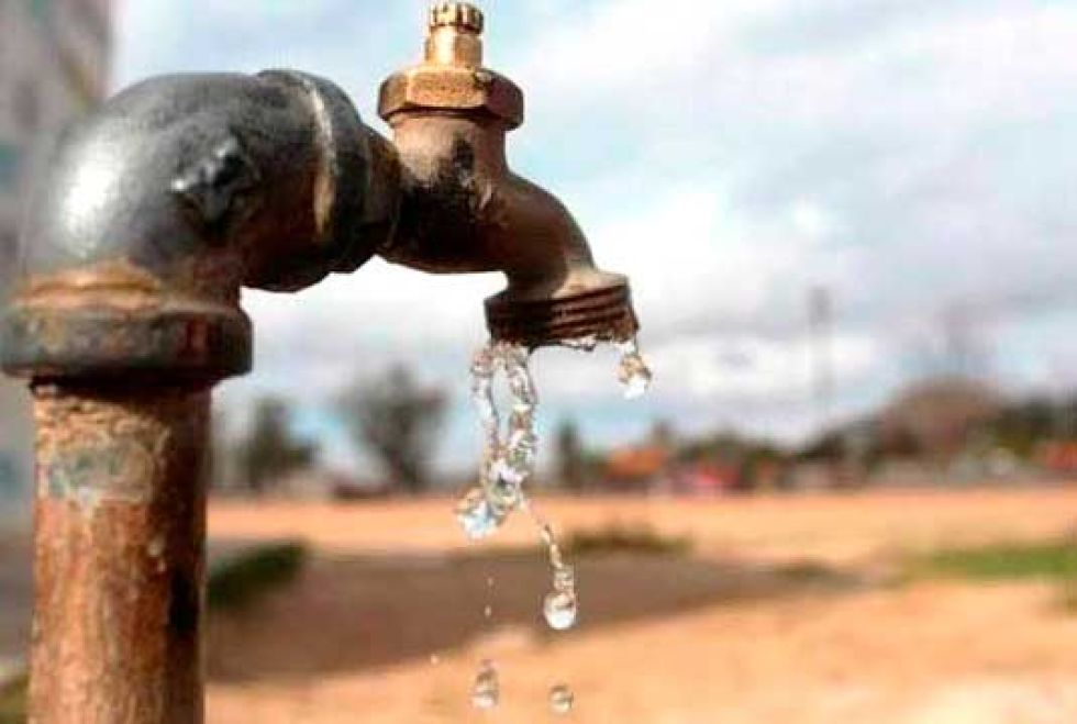 Aapos inicia racionalización del servicio por la escasez de agua 