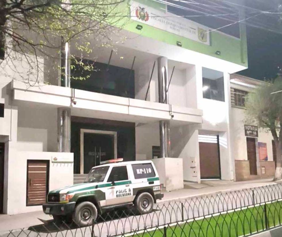 Guzmán asume en la Fiscalía de Potosí en medio de resguardo policial 