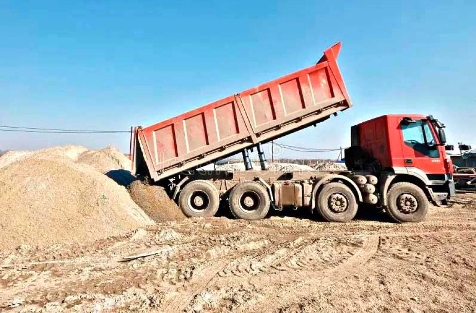 Constructores denuncian alza de materiales y advierten riesgo para las obras