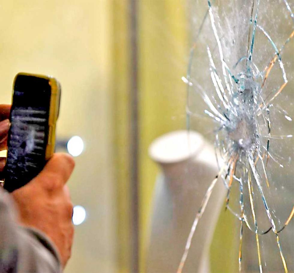 Violento atraco armado en una joyería cruceña