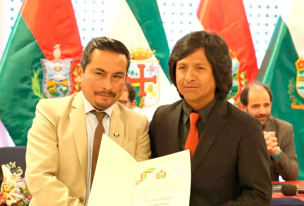 Profesional potosino en ingeniería  recibe el reconocimiento "El sonido de Bolivia"