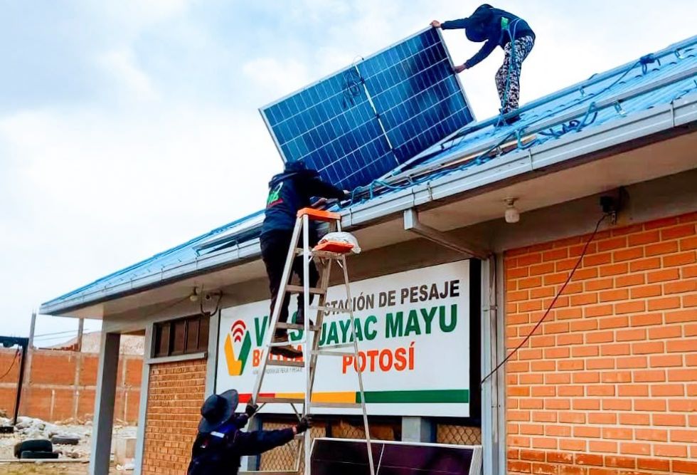 Vías Bolivia implementa energía solar estaciones de pesaje en Potosí y Santa Cruz