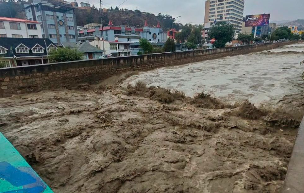 Intensa precipitación casi genera desborde en La Paz