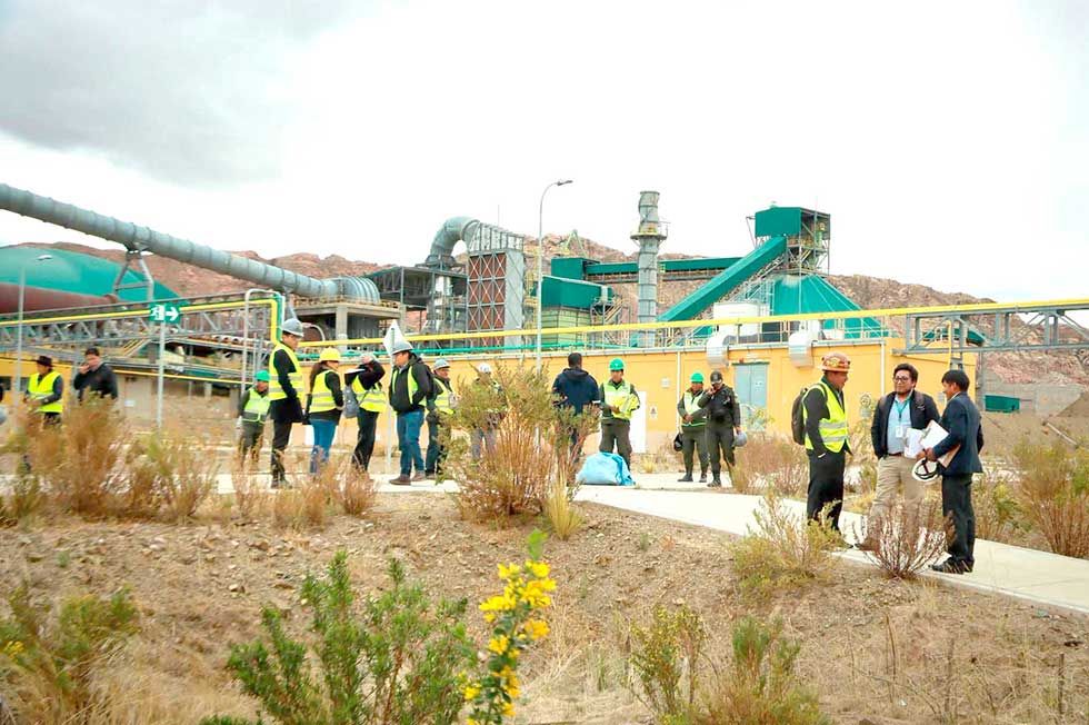 Comprometen arranque de la  fábrica de cemento de Potosí