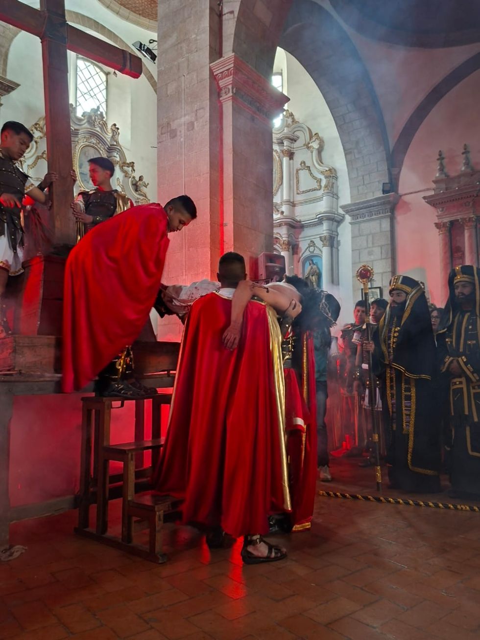 Via Crucis del Colegio Franciscano en Viernes Santo en Potosí