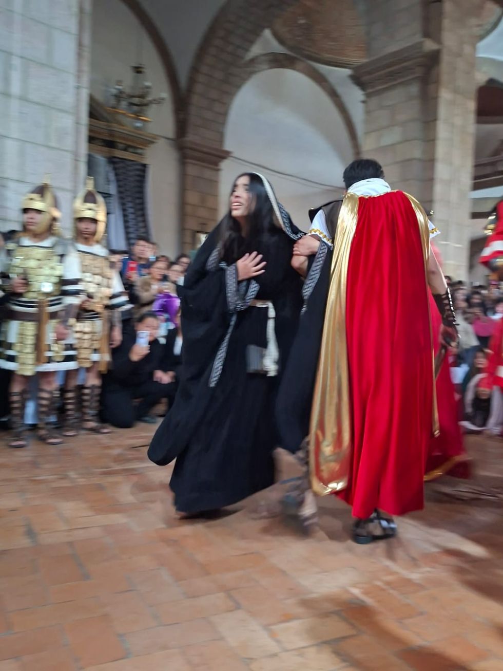 Via Crucis del Colegio Franciscano en Viernes Santo en Potosí