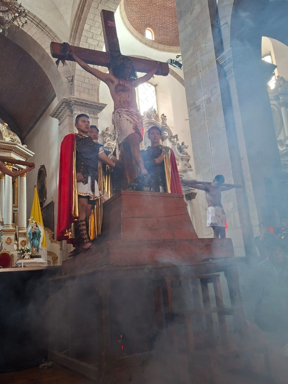 Via Crucis del Colegio Franciscano en Viernes Santo en Potosí