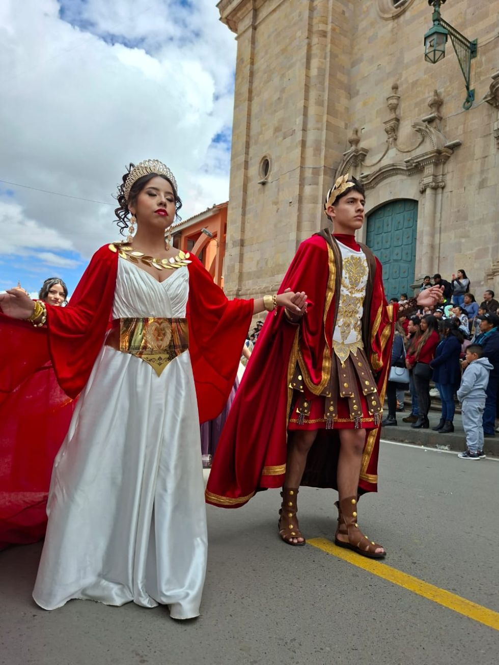 Via Crucis del Colegio Franciscano en Viernes Santo en Potosí