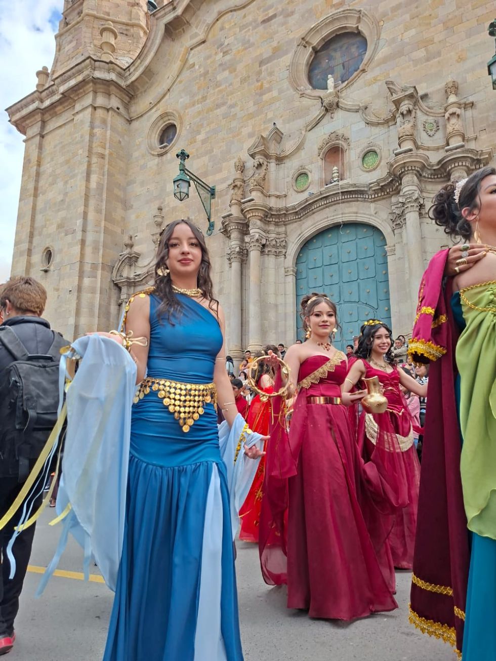 Via Crucis del Colegio Franciscano en Viernes Santo en Potosí