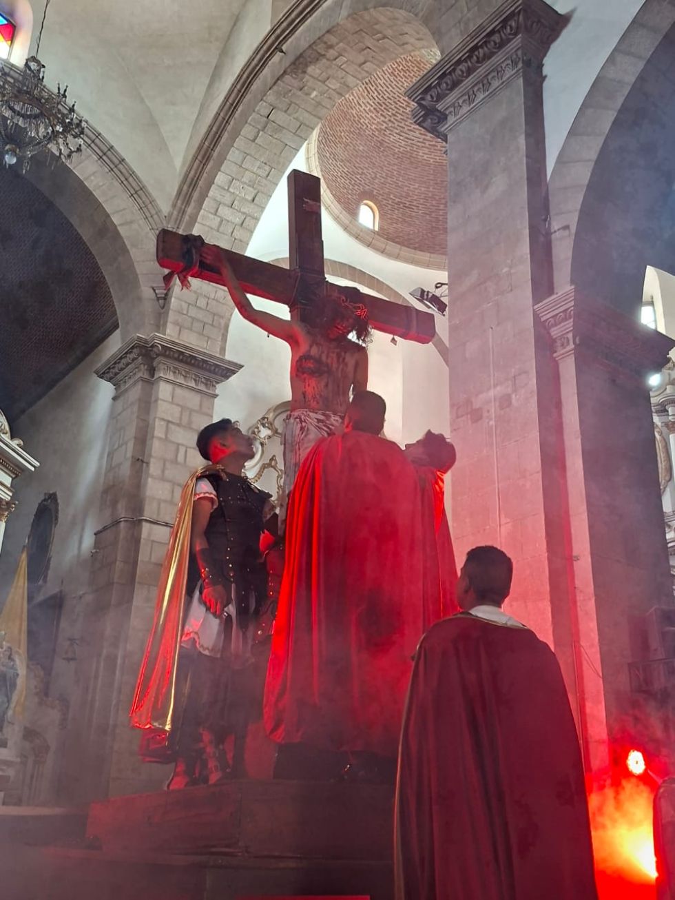 Via Crucis del Colegio Franciscano en Viernes Santo en Potosí