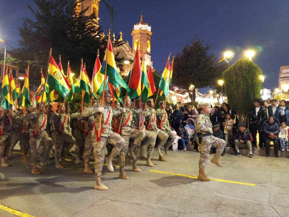 Desfile Nocturno del 6 de agosto