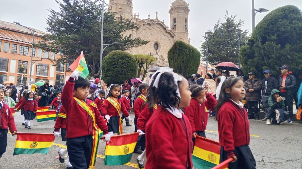 Desfile día de la bandera